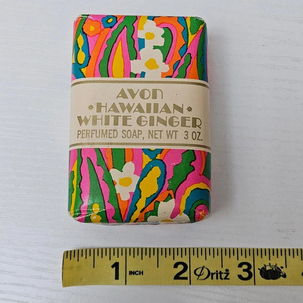 Vintage Avon Hawaiian‎ White Ginger Perfumed Soap 3oz Psychedelic Floral Wrap